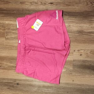 💥 Reebok relaxed short  NWT